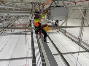 Industriekletterer und Höhenarbeiter in Berlin Montagearbeiten IKT